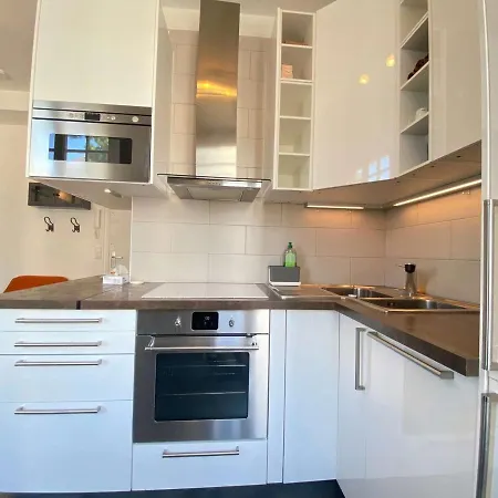 Rénové Lumineux Proche Et Marché, 4 Couchages, Balcon, - Fr-1-245-46 Appartement *