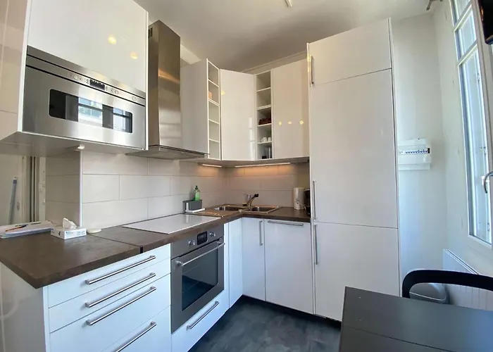 Rénové Lumineux Proche Et Marché, 4 Couchages, Balcon, - Fr-1-245-46 *