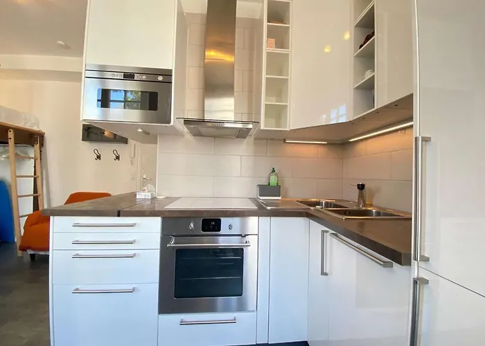 Rénové Lumineux Proche Et Marché, 4 Couchages, Balcon, - Fr-1-245-46 Appartement *